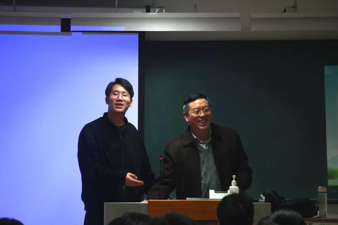 77体育资讯图片