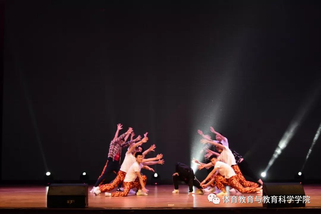 77体育荣耀图片